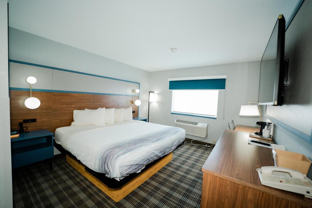 Americinn By Wyndham Tomahawk Exterior photo