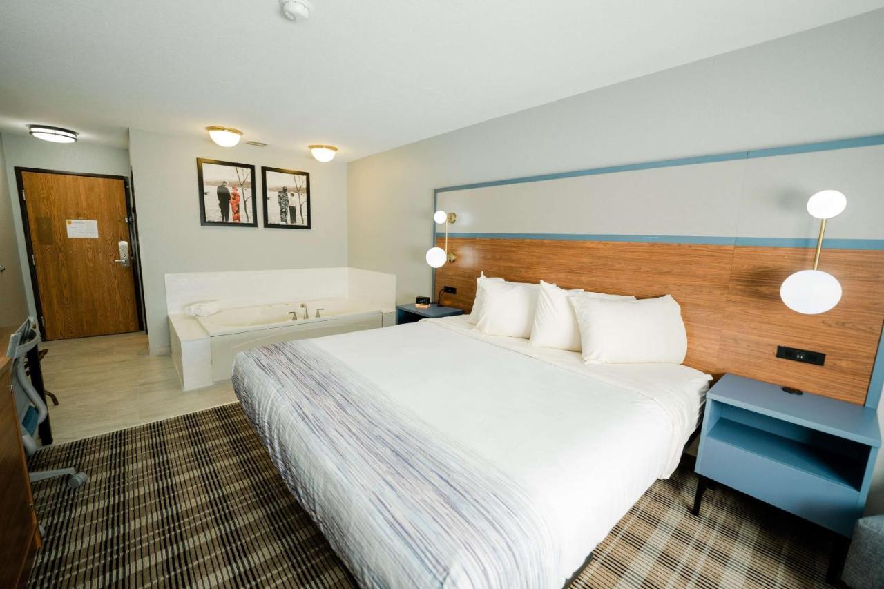Americinn By Wyndham Tomahawk Exterior photo
